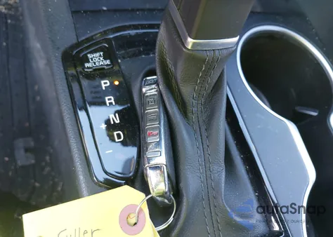 2021 Kia K5 Gt-Line z USA, uszkodzony, nr VIN 5XXG64J29MG073893